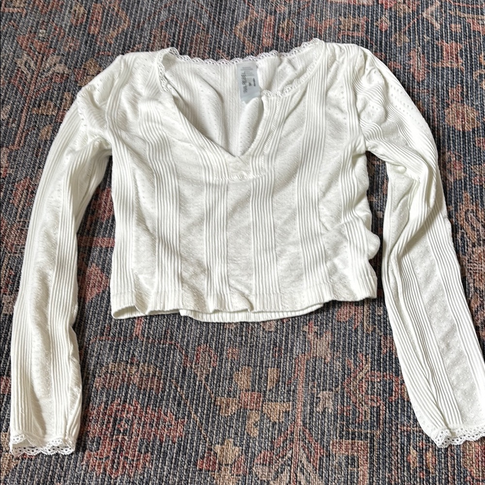 cute long sleeve crop!